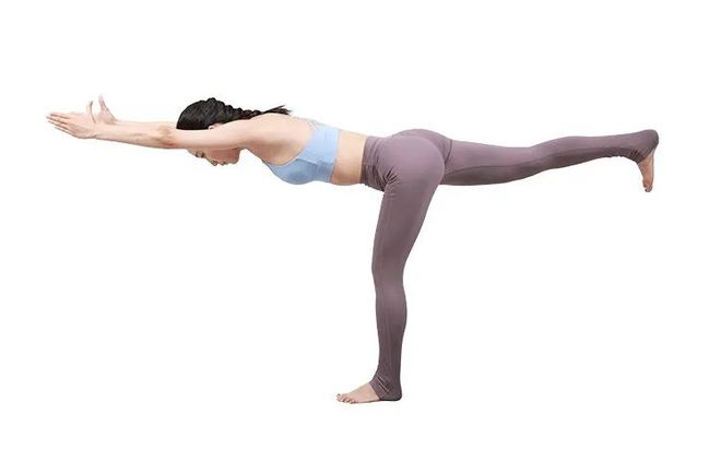 168体育瑜伽初学者必备！4个平衡体式助你快速提升平衡！(图1)