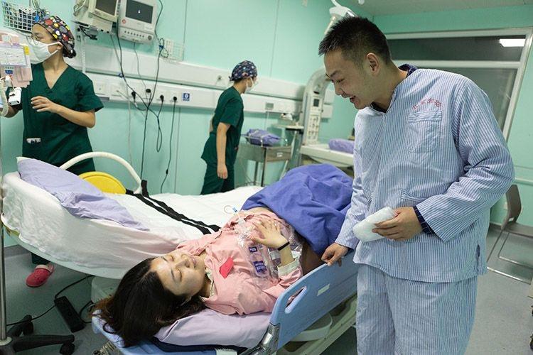 北京妇产医院首个“20后”宝宝诞生父亲紧张到腿软(图4)