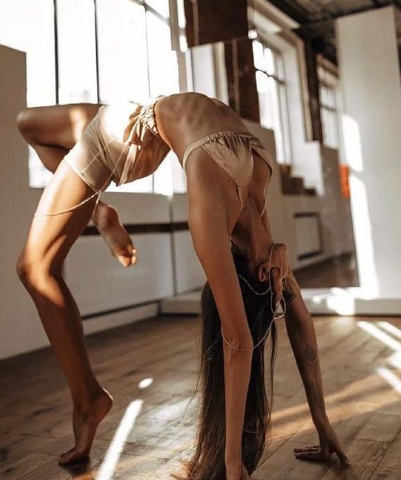 被誉为“瑜伽女神”的安娜高难度体式随意做感觉就像跳芭蕾(图4)